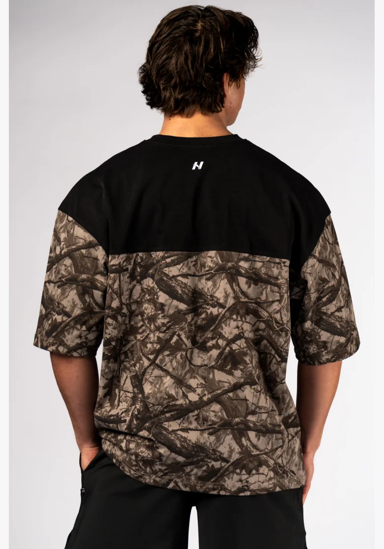 NEBBIA Oversized triko POWER camo bledé