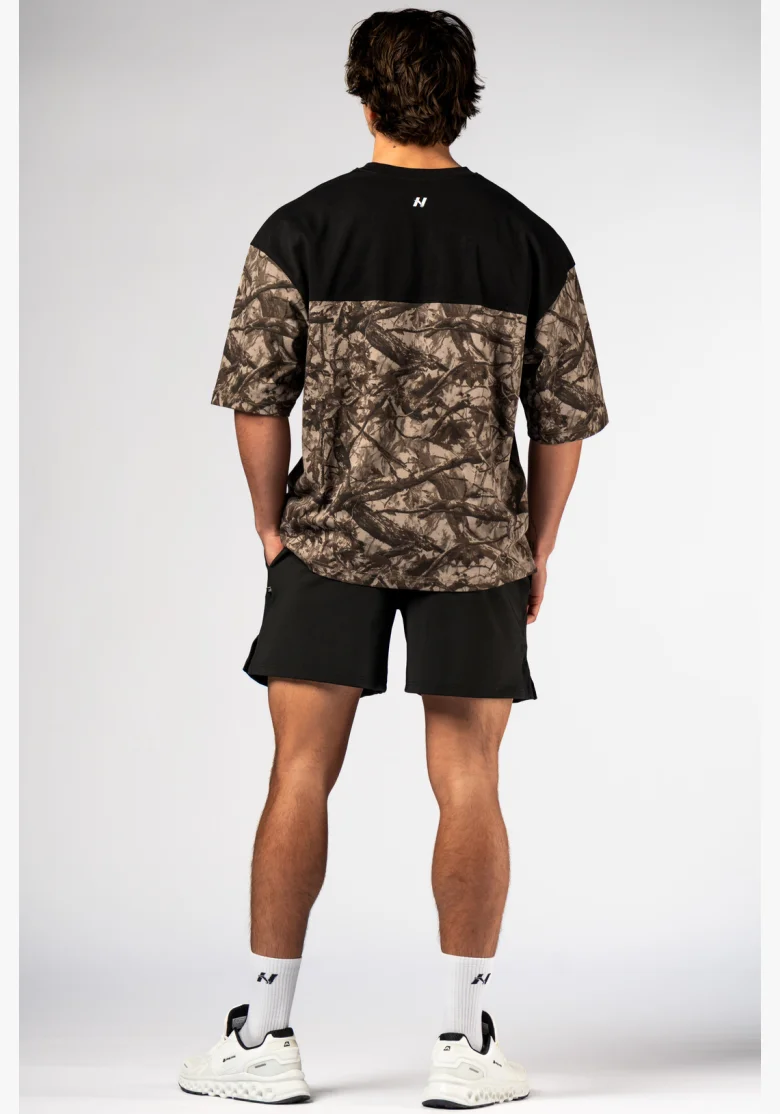NEBBIA Oversized triko POWER camo bledé