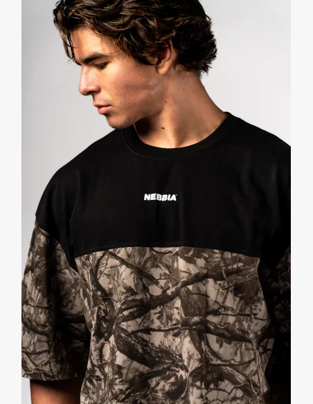 NEBBIA Oversized triko POWER camo bledé