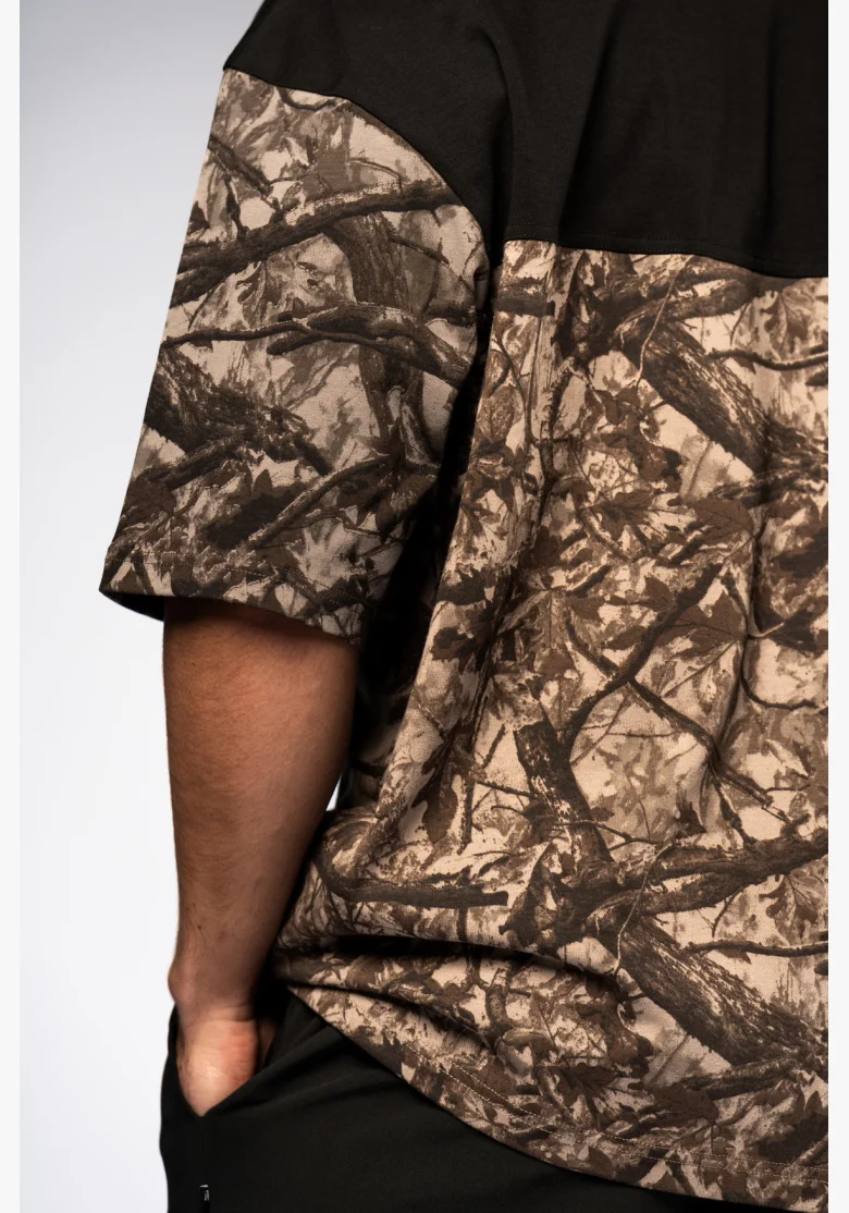NEBBIA Oversized triko POWER camo bledé