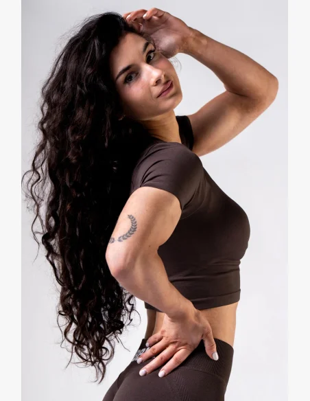 NEBBIA Seamless crop top s krátkým rukávem POWER hnědý