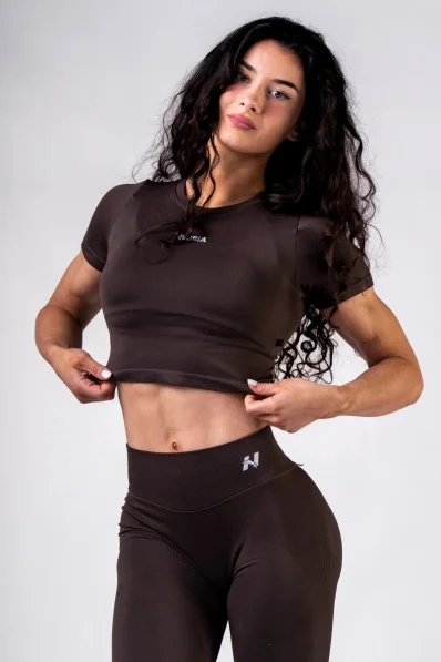 NEBBIA Seamless crop top s krátkým rukávem POWER hnědý