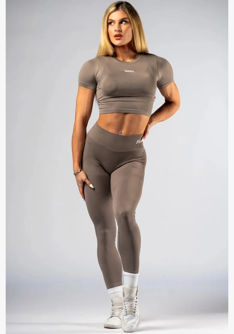 NEBBIA Seamless crop top s krátkým rukávem POWER béžový
