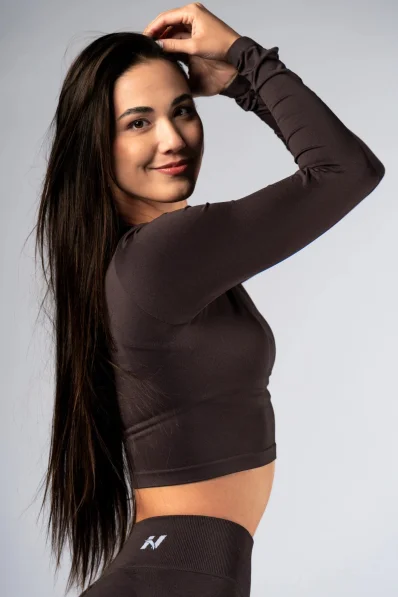NEBBIA Seamless crop top s dlouhým rukávem POWER hnědé 2