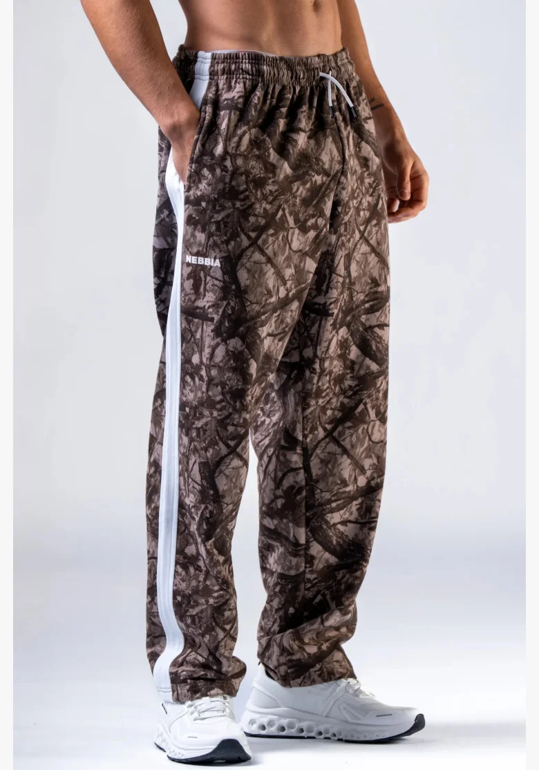 NEBBIA Relaxed fit tepláky POWER camo bledé